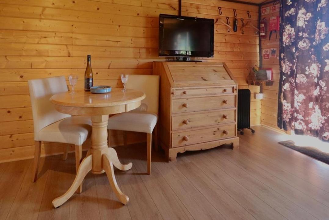 Country Bumpkin - Romantic Couples Stay In Oakhill Cabin Eksteriør bilde